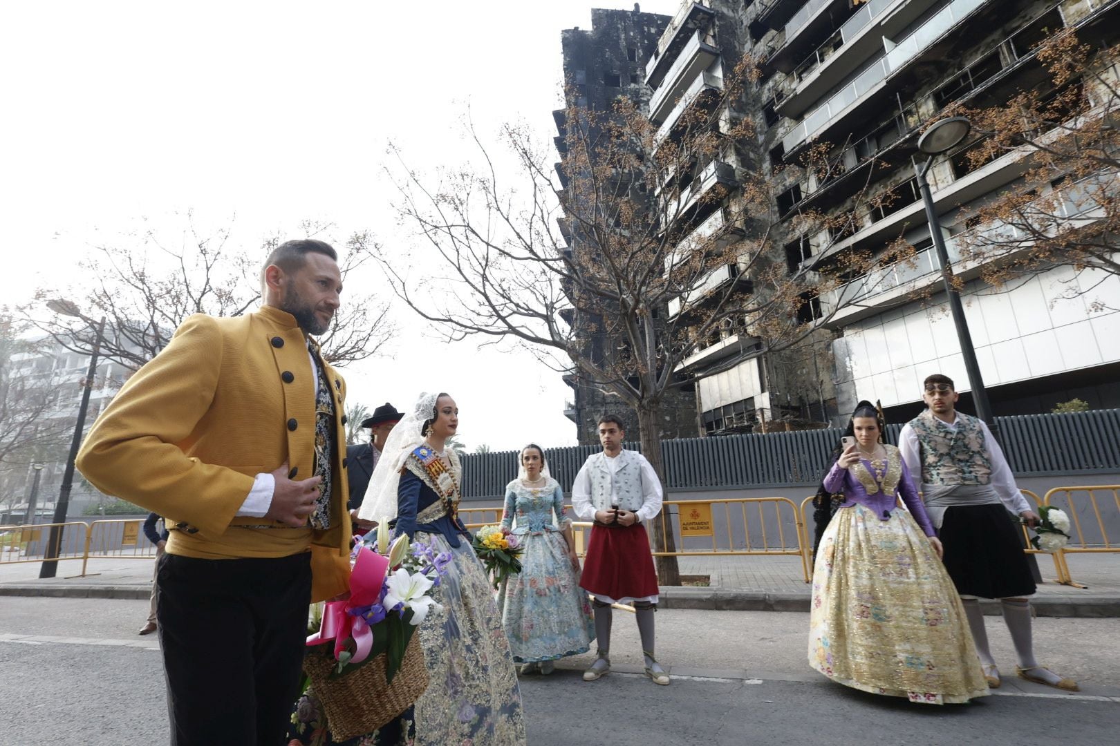 Ofrenda a las víctimas del incendio de Campanar