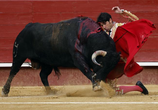 Cayetano, en un molinete muy de Paquirri.