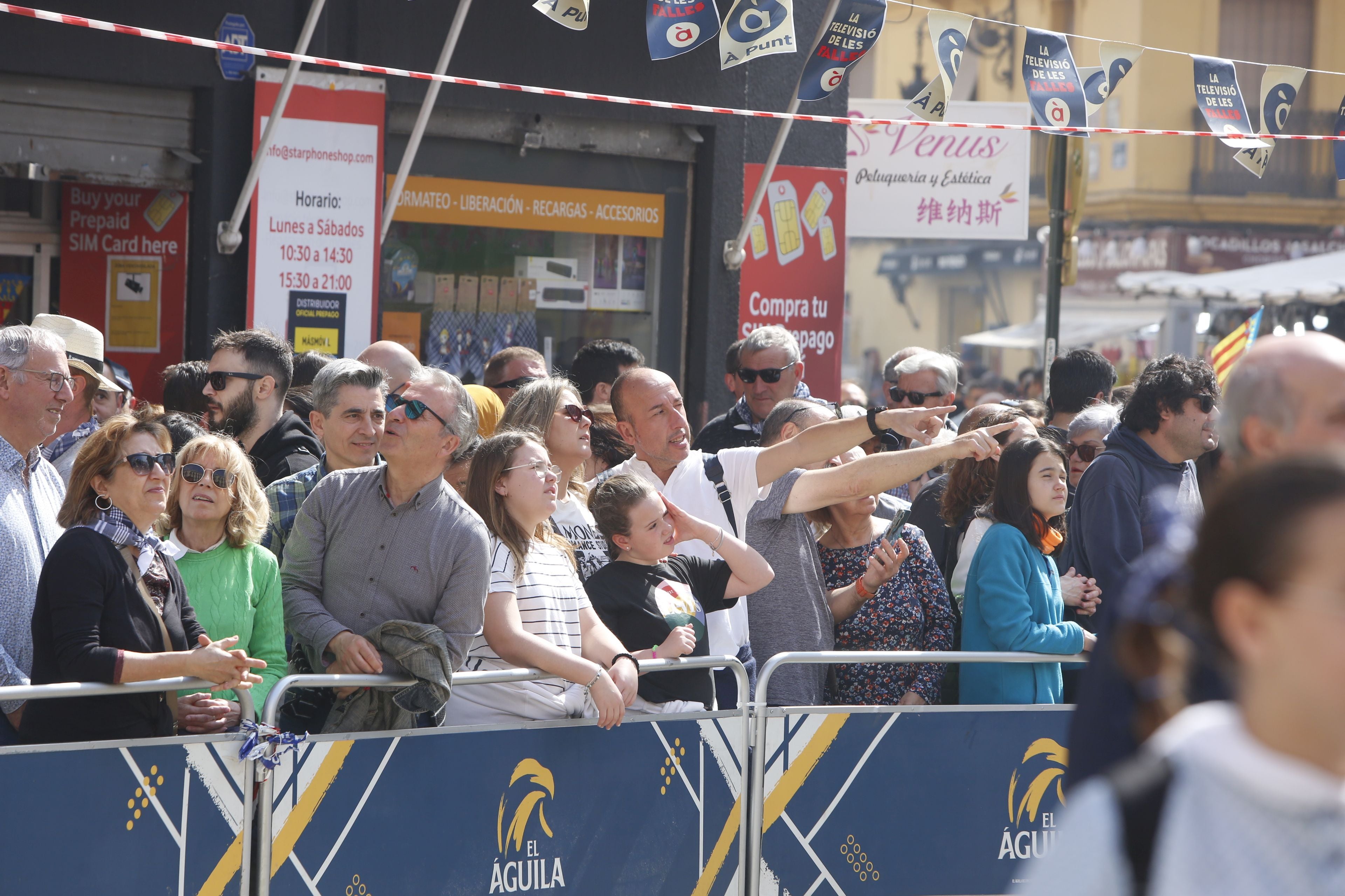 Ambiente en Valencia en el último día de Ofrenda de las Fallas 2024