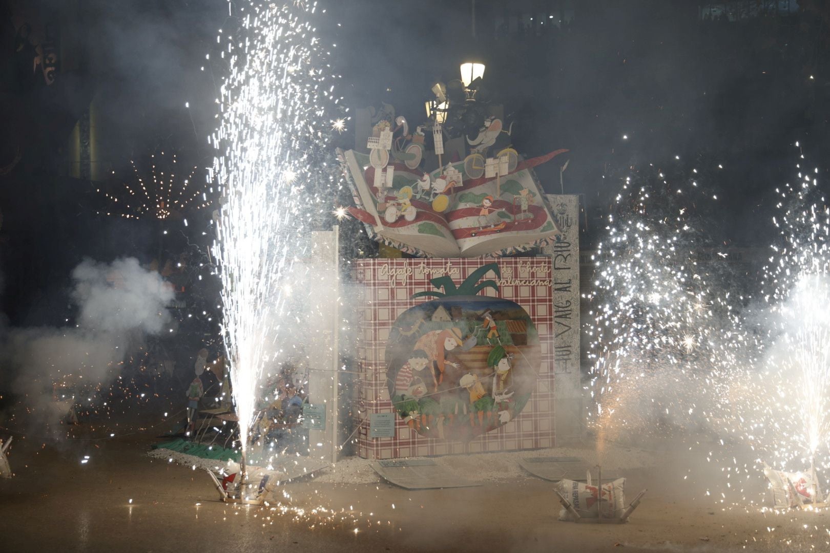 La cremà infantil arranca la noche del fuego