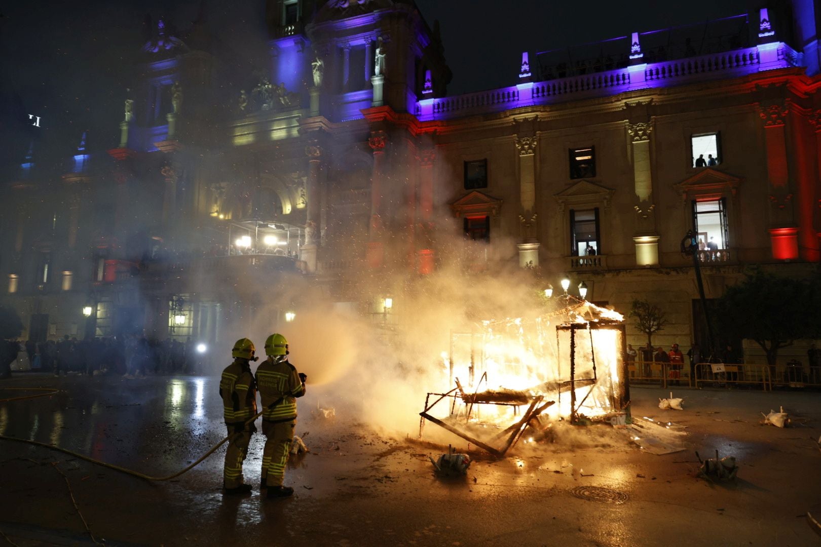 La cremà infantil arranca la noche del fuego