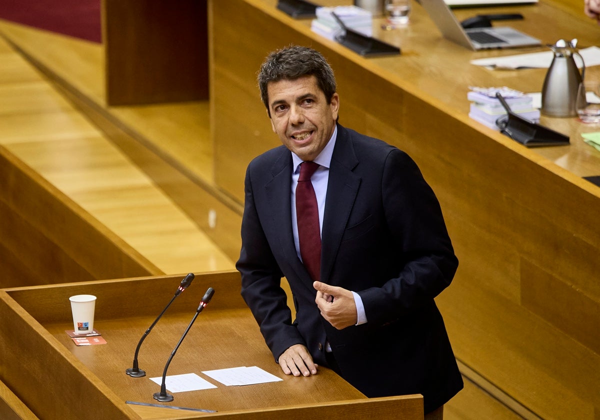 El president Carlos Mazón, este miércoles en Les Corts.