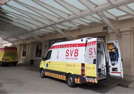 Imagen de archivo de una ambulancia de Soporte Vital Básico en el Hospital General.