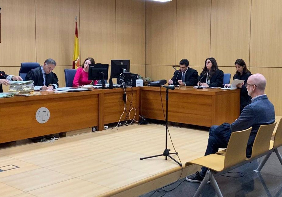 El médico que cometió una imprudencia profesional en la sala de la Audiencia Provincial.