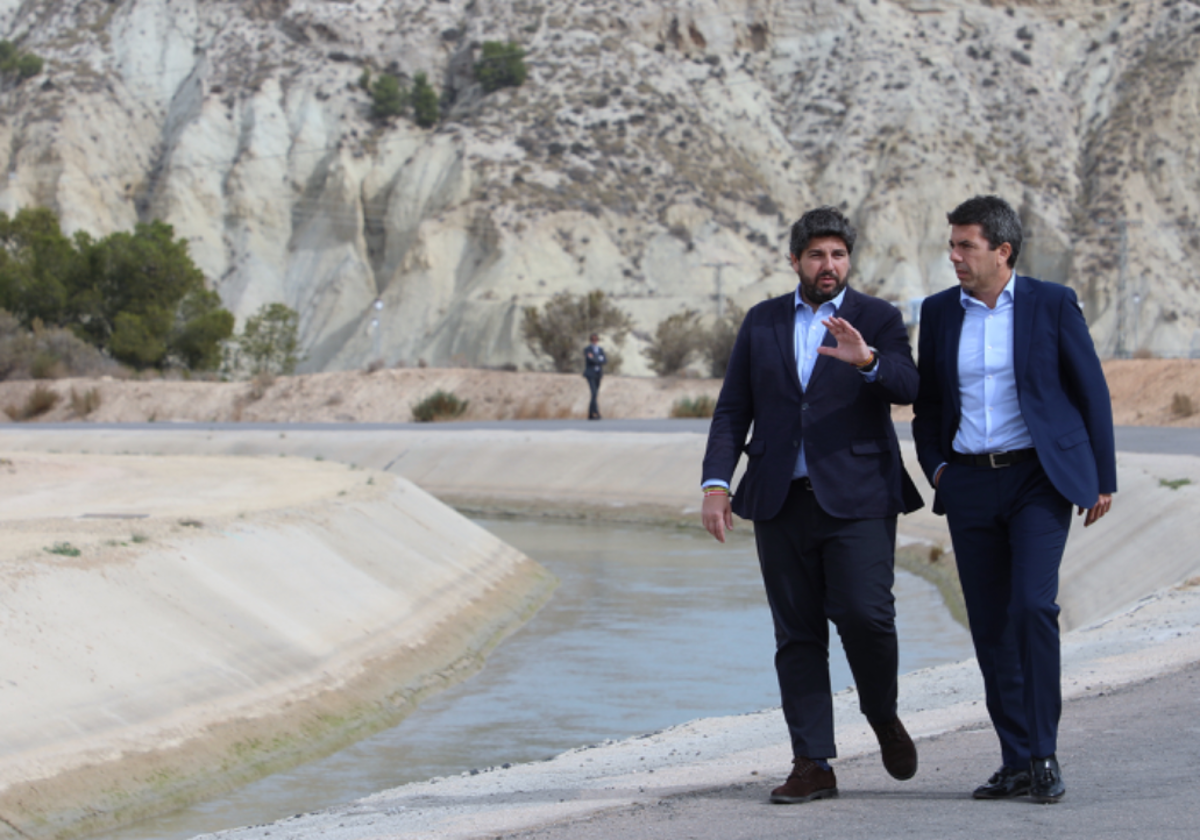 López Miras y Mazón, en las instalaciones murcianas del trasvase.