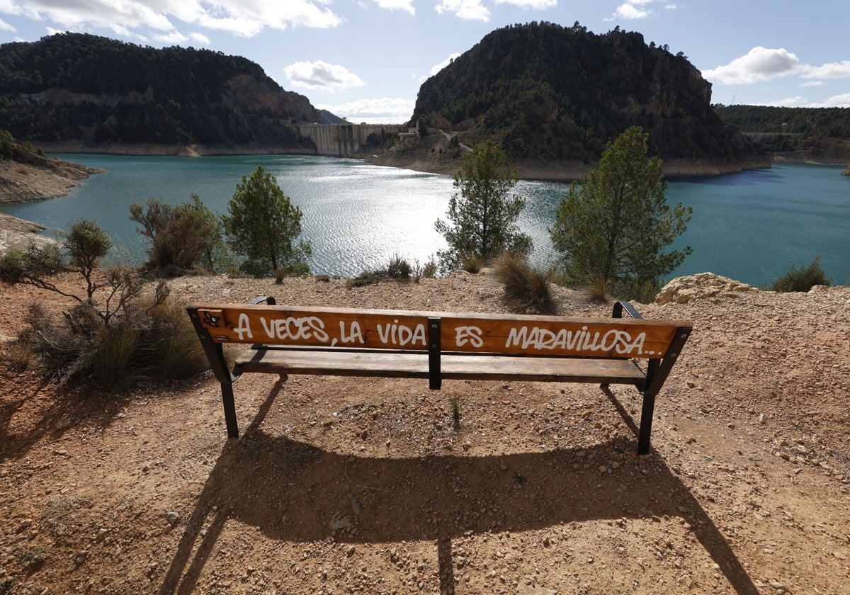 Vista del pantano de Contreras.