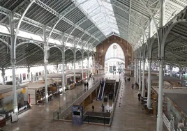 Interior del Mercado de Colón.