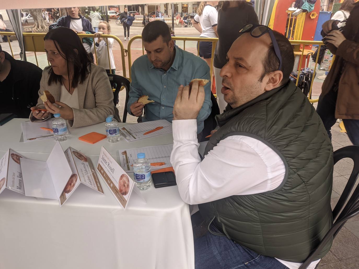 Imagen principal - Bernia prepara la mejor reganyà de Alzira