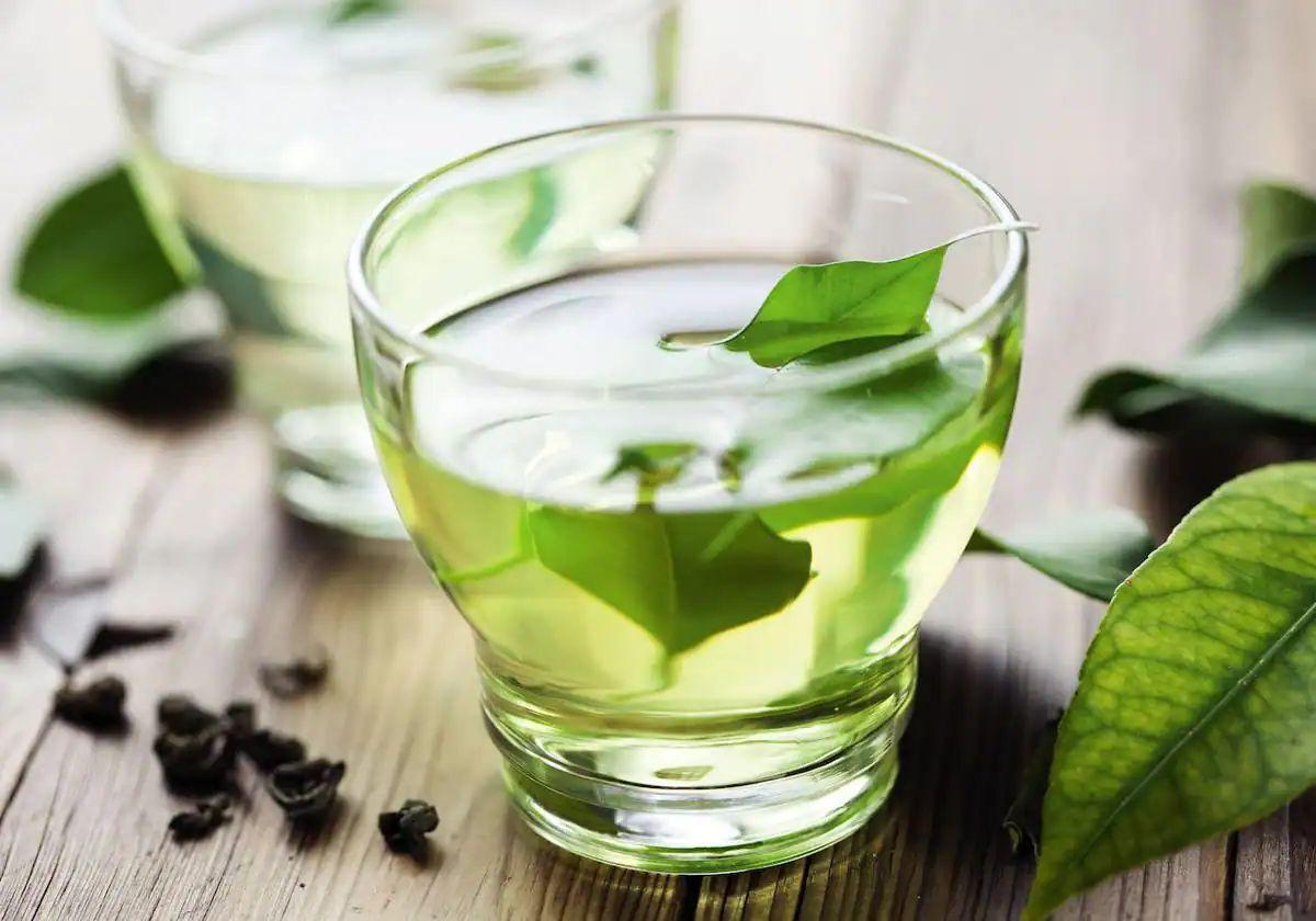 La infusión de salvia es ideal para conseguir un vientre plano.