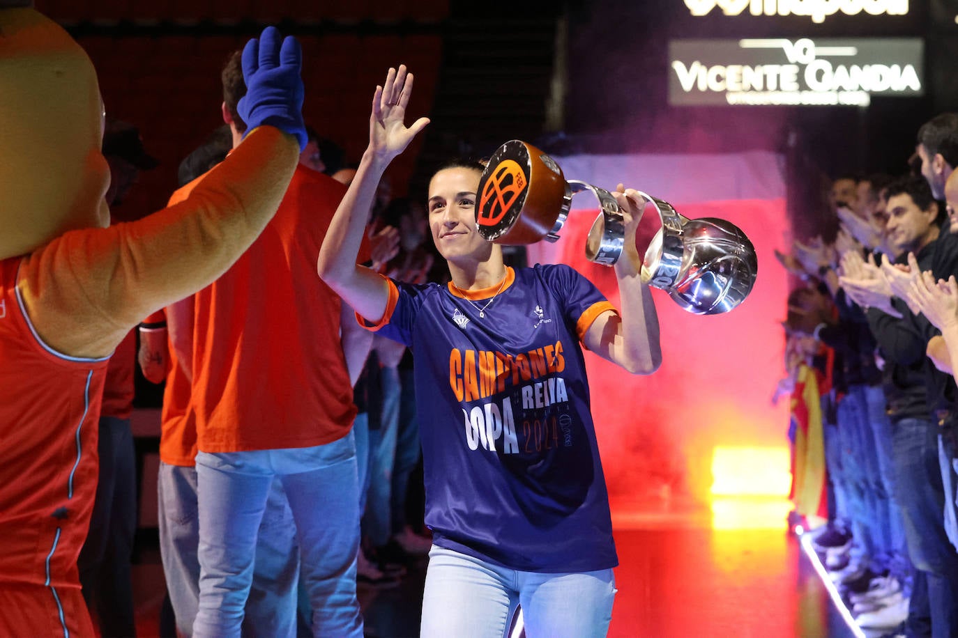 Celebración del Valencia Basket Femenino tras ganar la Copa de la Reina