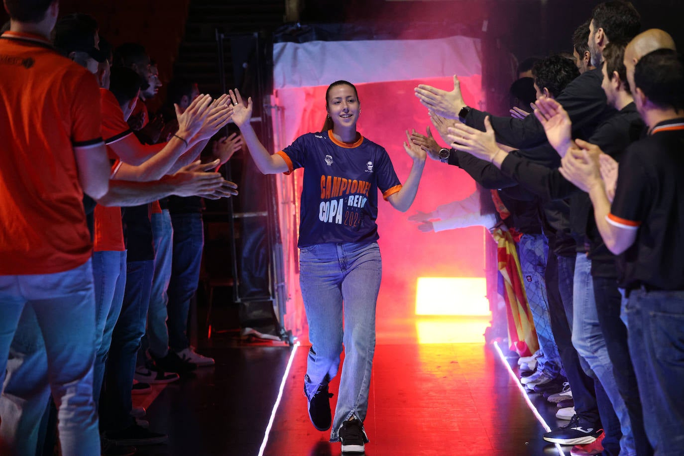 Celebración del Valencia Basket Femenino tras ganar la Copa de la Reina