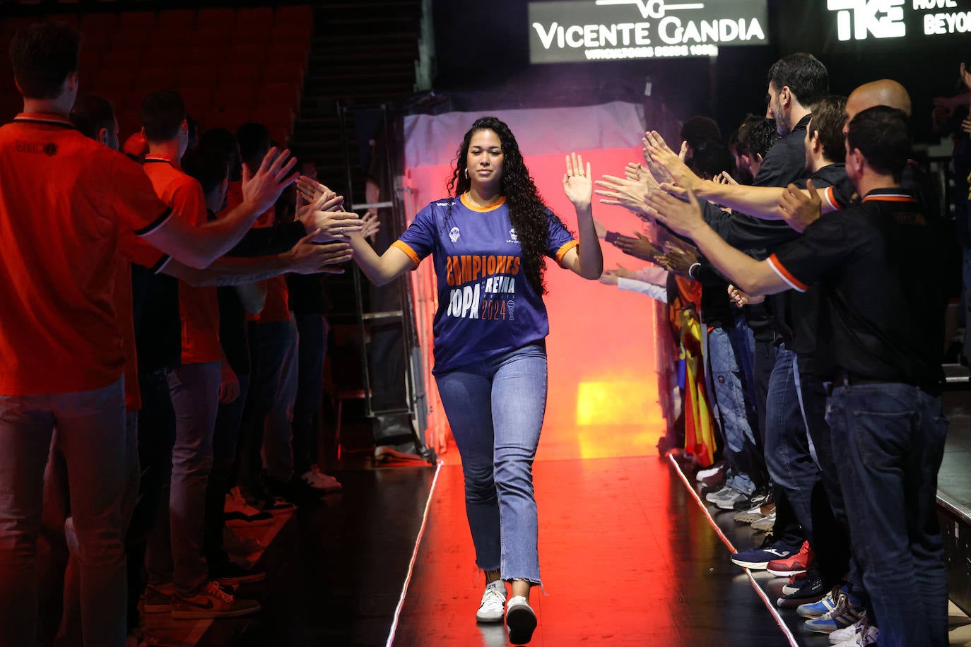 Celebración del Valencia Basket Femenino tras ganar la Copa de la Reina