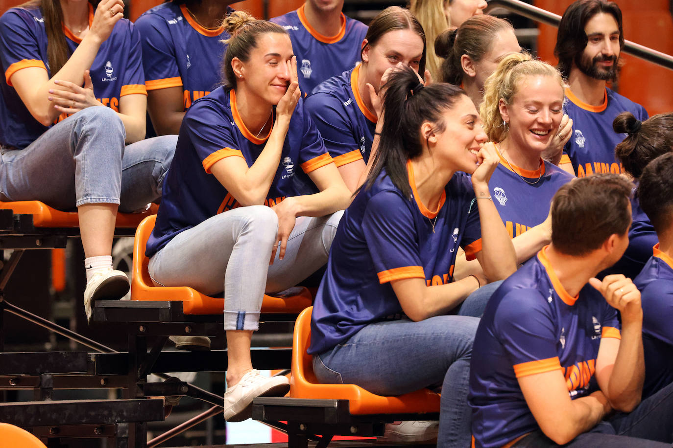 Celebración del Valencia Basket Femenino tras ganar la Copa de la Reina