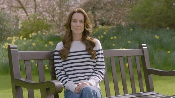 Kate Middleton, en los jardines de Windsor, desde donde anunció ayer que padece cáncer