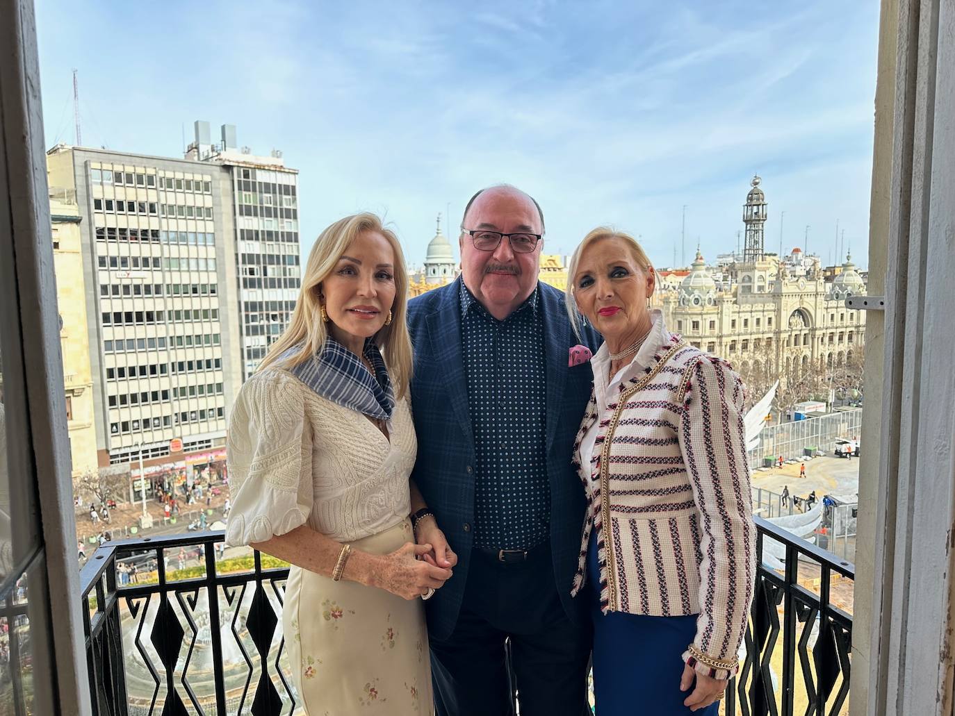 Carmen Lomana, Vicente Macías y Amparo Llácer.