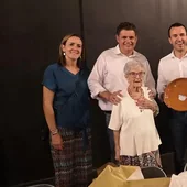 María Esteve Llácer, en un homenaje del PP con dirigentes del partido.