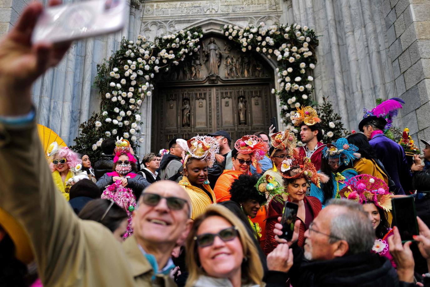 Nueva York celebra la Pascua con un desfile de llamativos sombreros