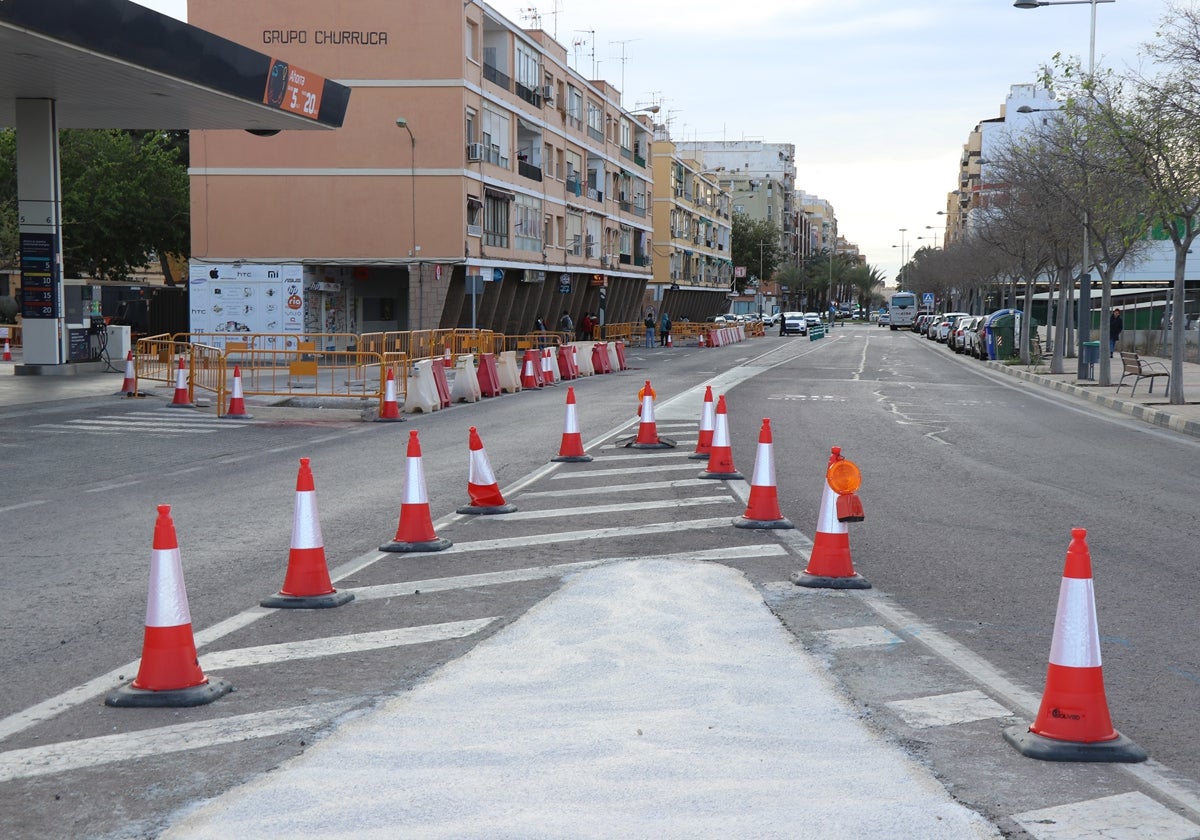 Obras en la avenida Hispanidad de Puerto de Sagunto.