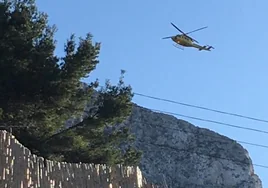 El helicóptero durante el intento de rescate.