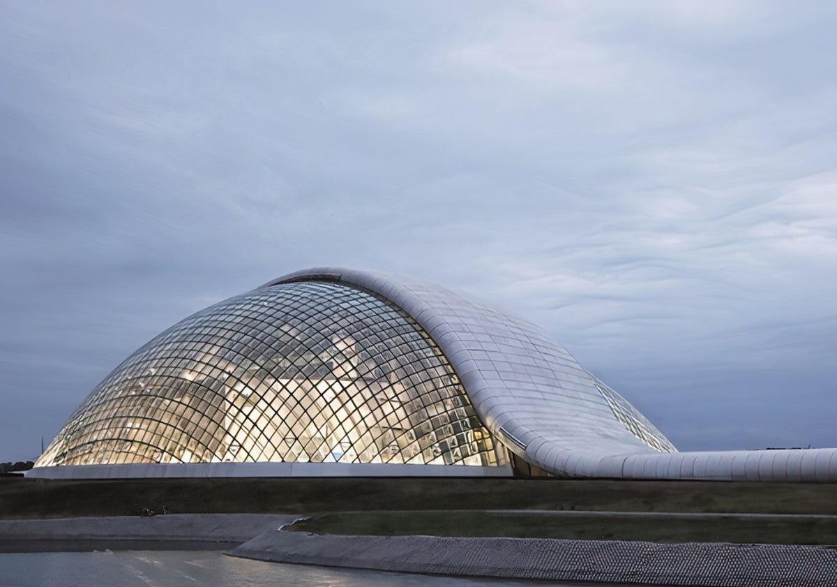 Imagen principal - El Parlamento valenciano de Georgia