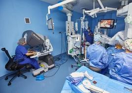 Intervención quirúrgica en un hospital de Valencia.