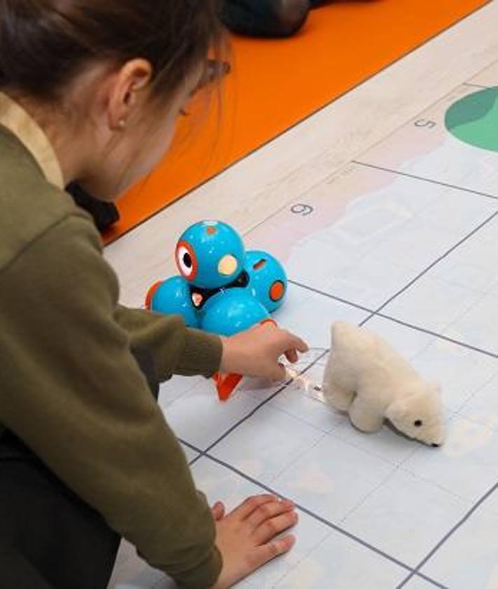 Imagen secundaria 2 - Robótica y programación en el Colegio Mas Camarena