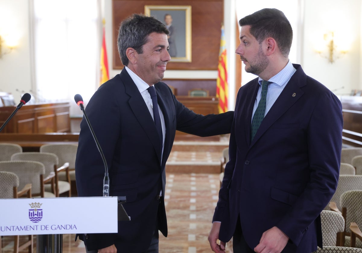 Carlos Mazón y José Manuel Prieto, en el Ayuntamiento de Gandia.