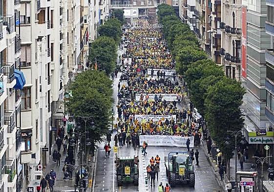 Varios tractores en una de las últimas protestas celebradas en Valencia.