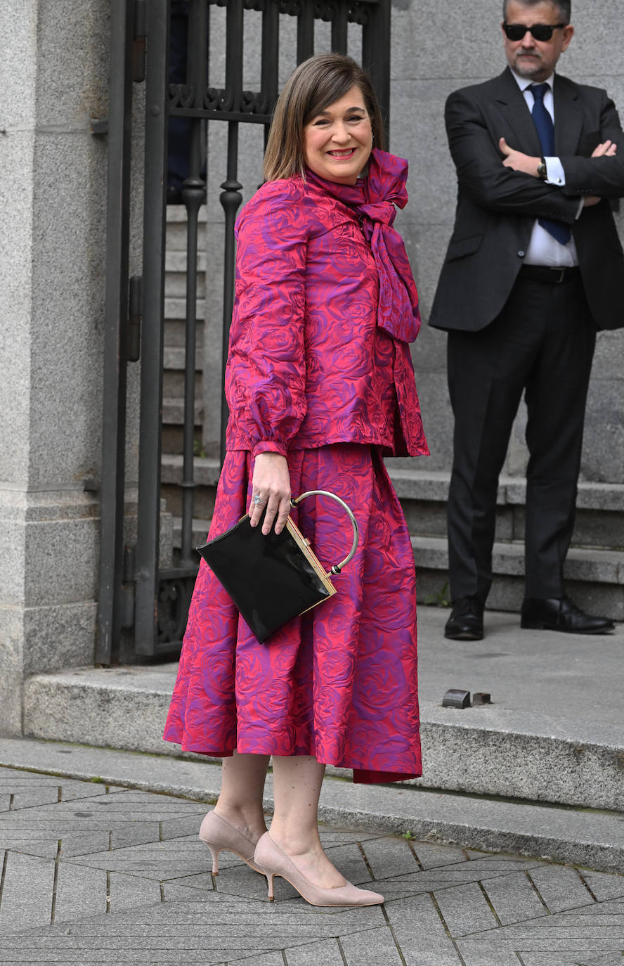 Las fotos de la boda de Almeida: los looks más atrevidos de los invitados