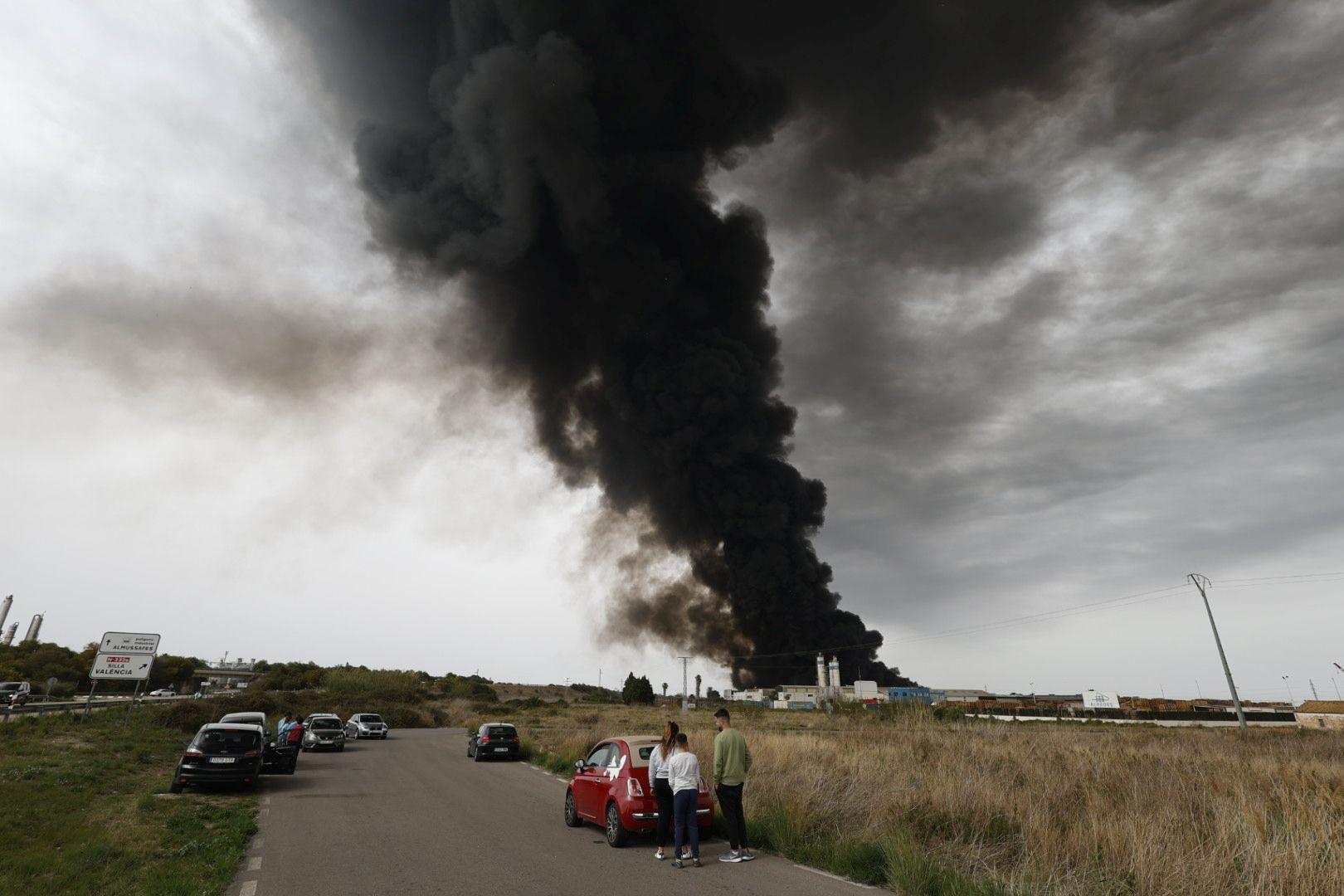 Incendio en una fábrica en Sollana