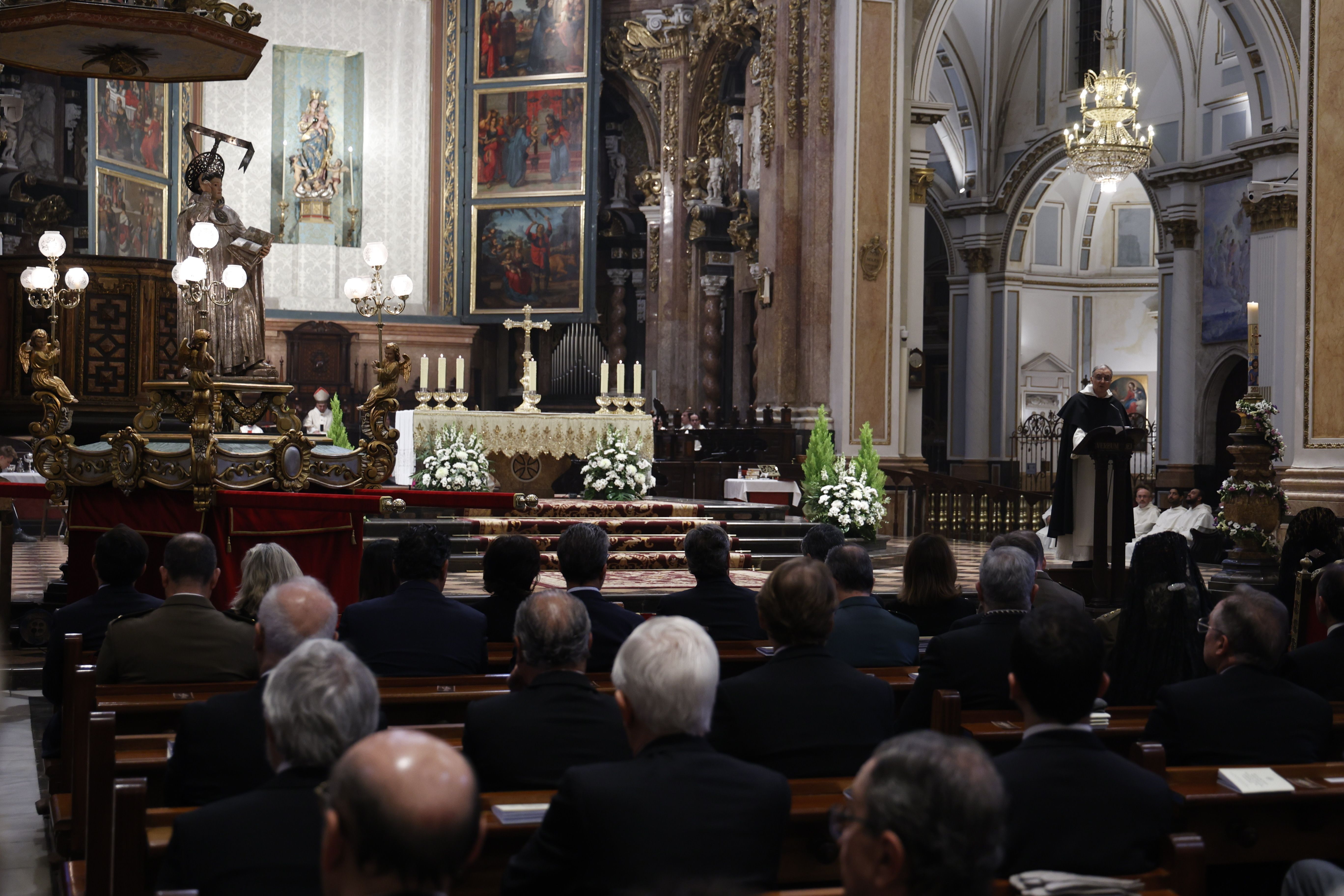 Fotos de la misa en la catedral por la festividad de San Vicente Ferrer