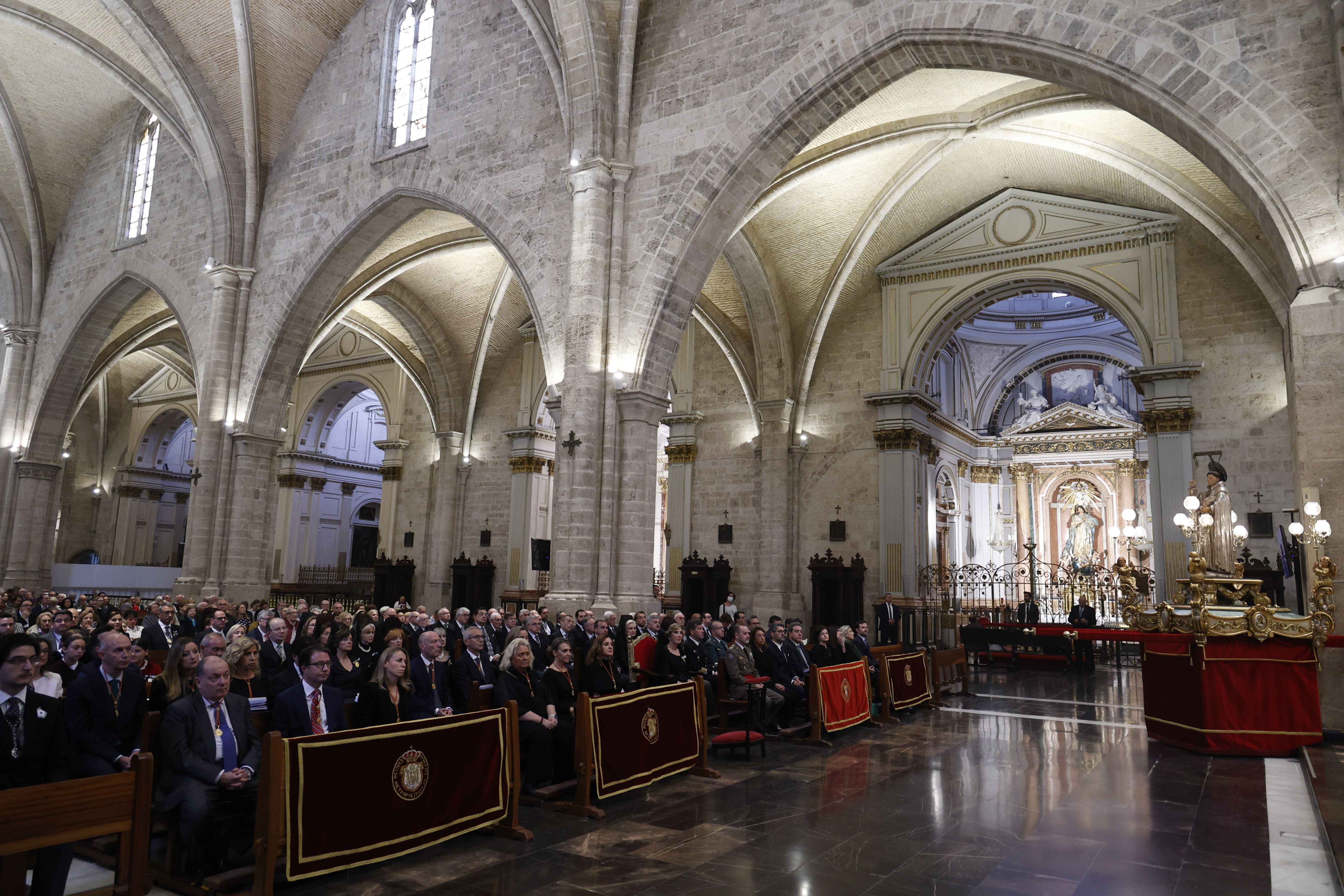 Fotos de la misa en la catedral por la festividad de San Vicente Ferrer