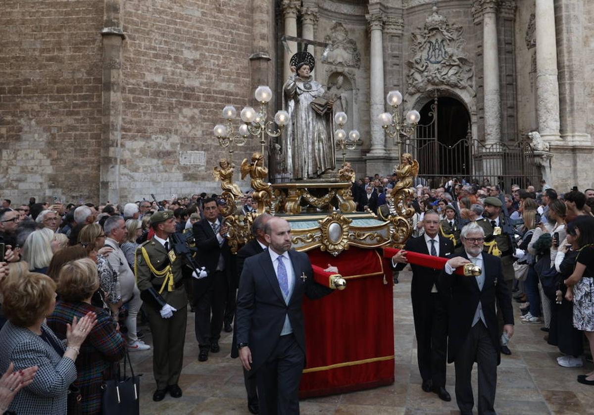 Un momento de la procesión de la tarde.