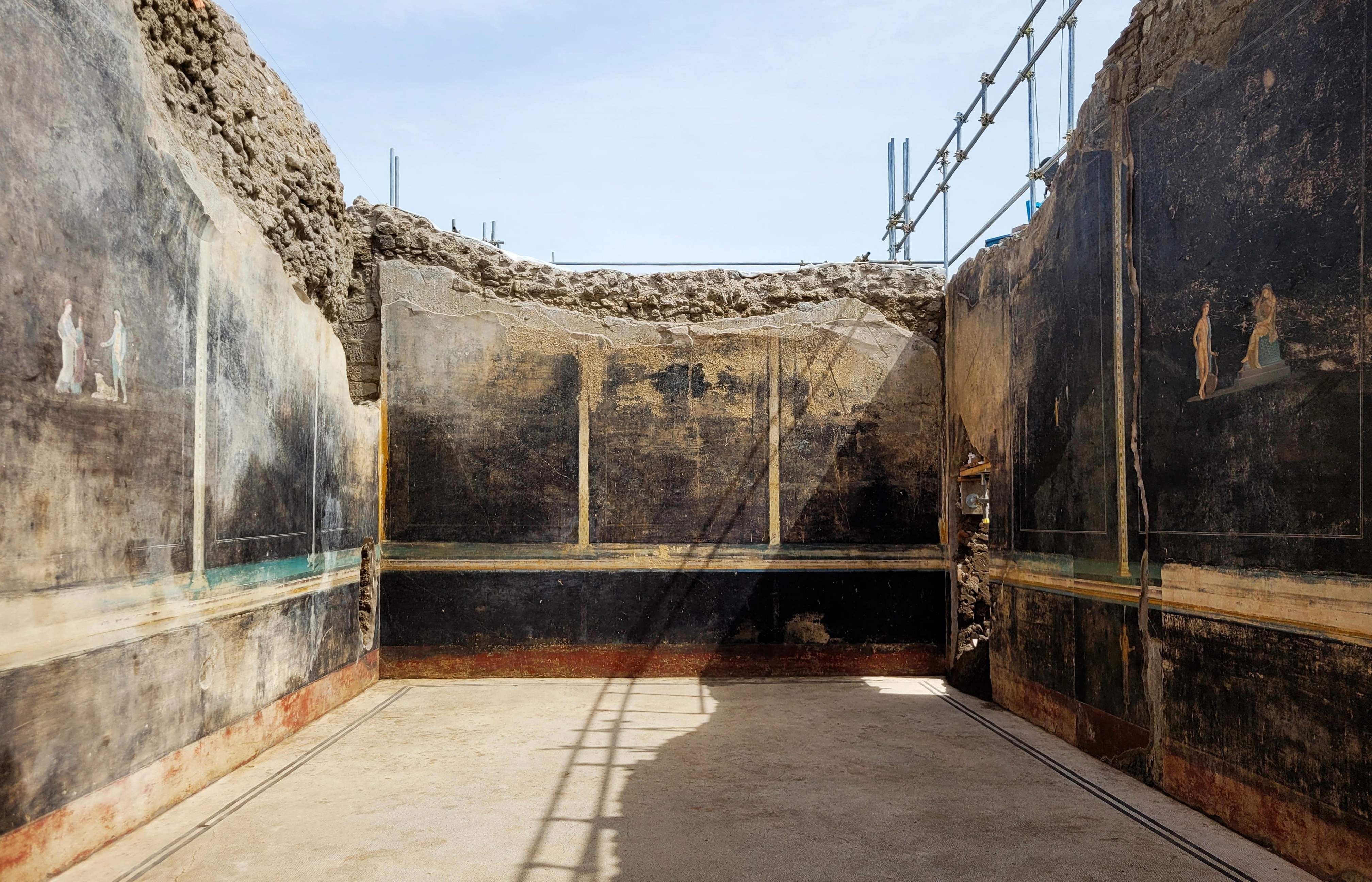 Descubren un lujoso salón de banquetes en Pompeya con frescos sobre la guerra de Troya