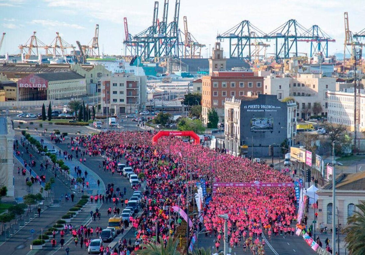 Imágenes de la Carrera de la Mujer a su llegada en La Marina.