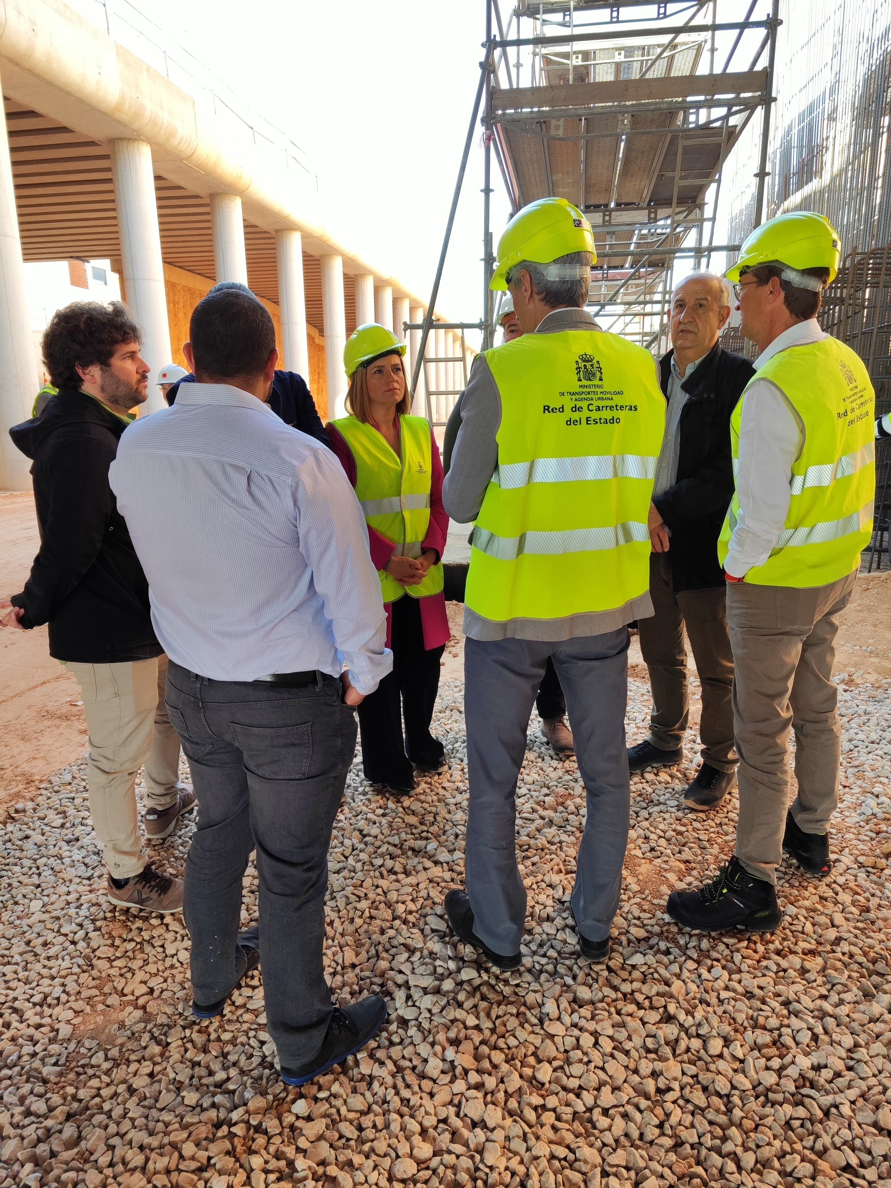 Bernabé, durante una visita este viernes a las obras de la N-220 junto al aeropuerto.