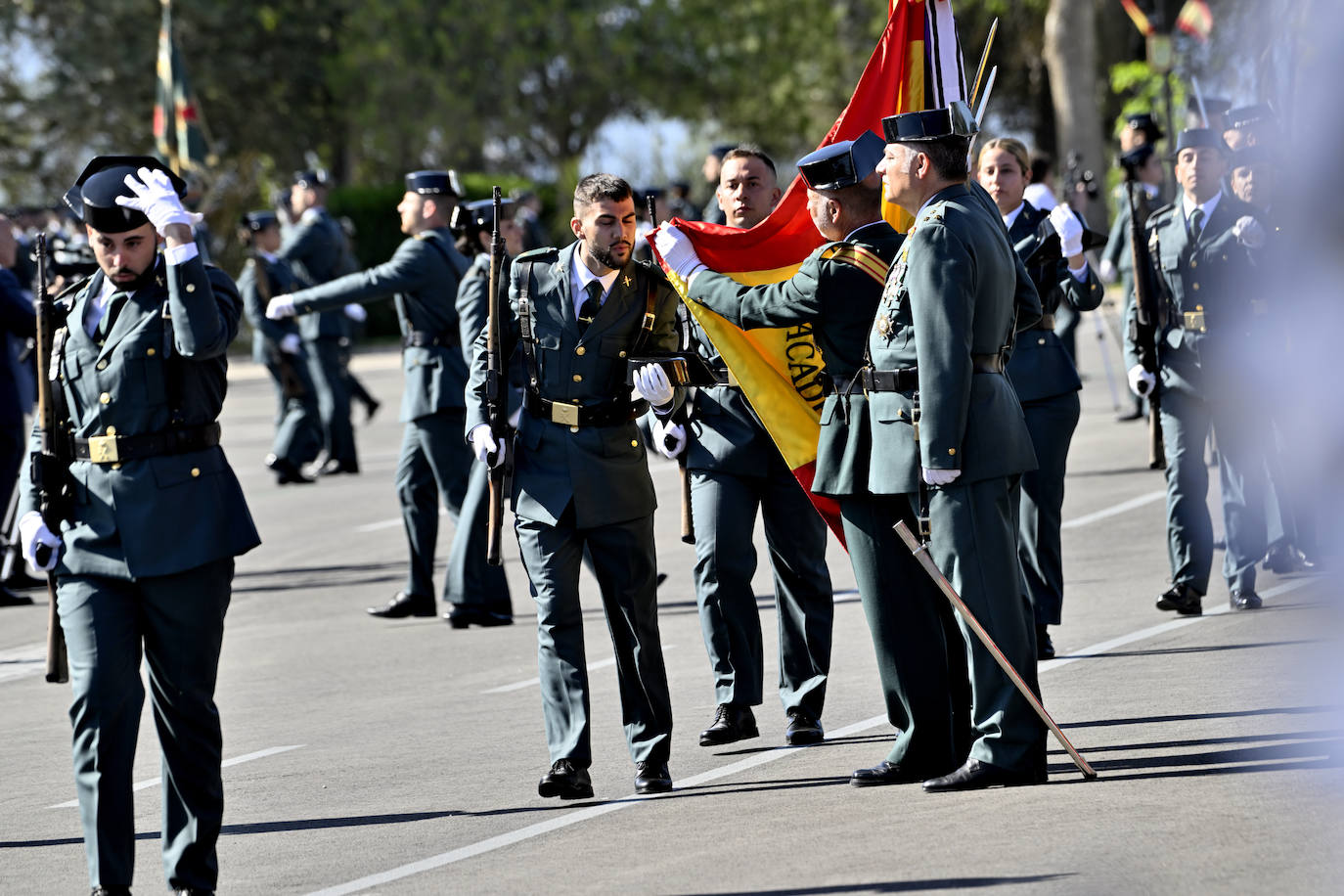 Felipe VI preside en Baeza la jura de bandera con la mayor promoción femenina