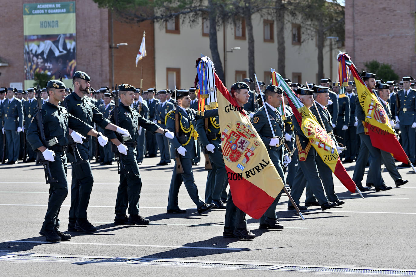 Felipe VI preside en Baeza la jura de bandera con la mayor promoción femenina