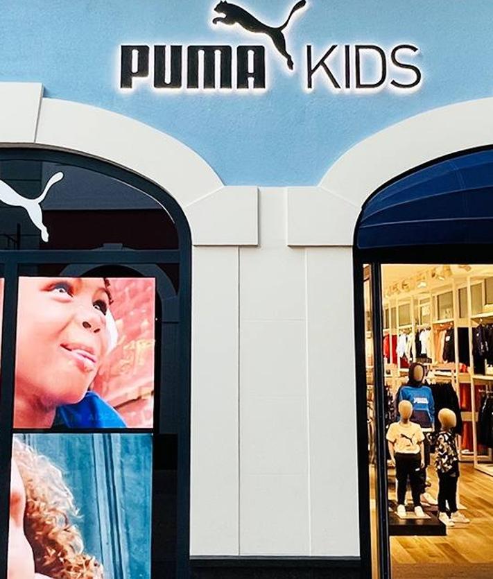 Imagen secundaria 2 - Arriba, tienda de Mini Bala en Hangzhou, China. Abajo, Ferozland en la Canyada y a la izquierda, tienda de Puma Kids.