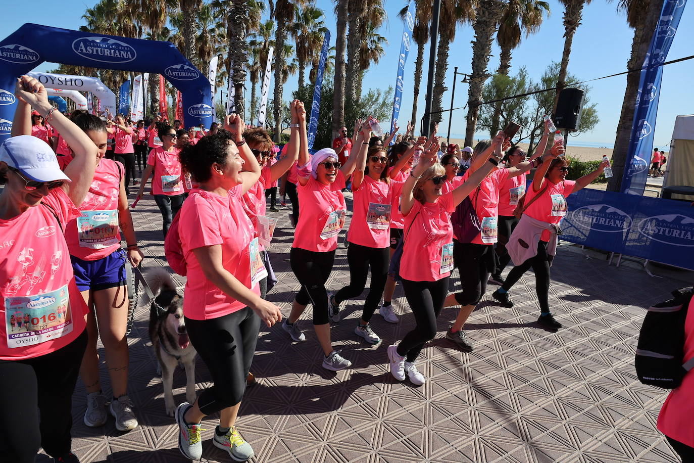 Valencia se tiñe de rosa con la Carrera de la Mujer 2024