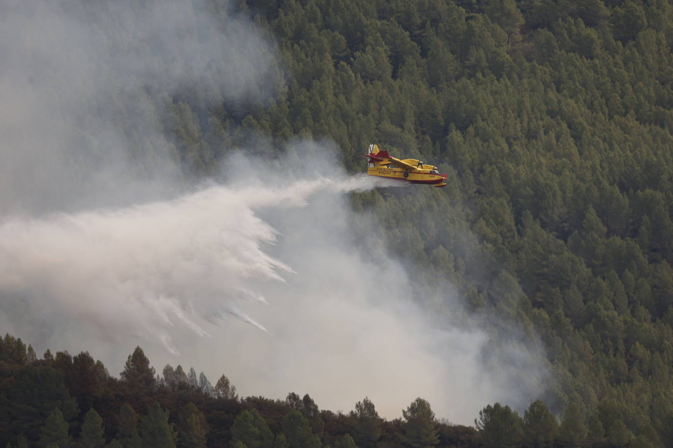 El incendio de Tàrbena deja ya casi 600 hectáreas calcinadas, en imágenes