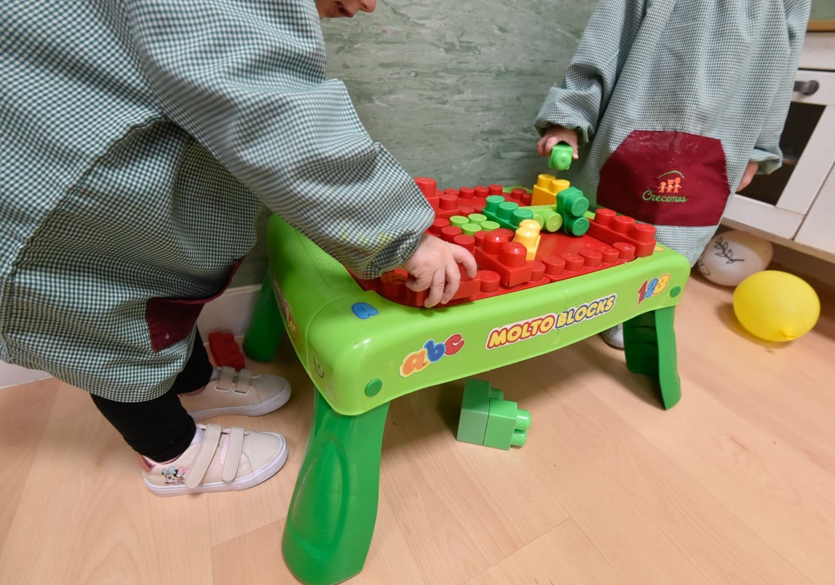 Alumnos en una escuela infantil, el primer día del curso.