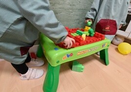 Alumnos en una escuela infantil, el primer día del curso.