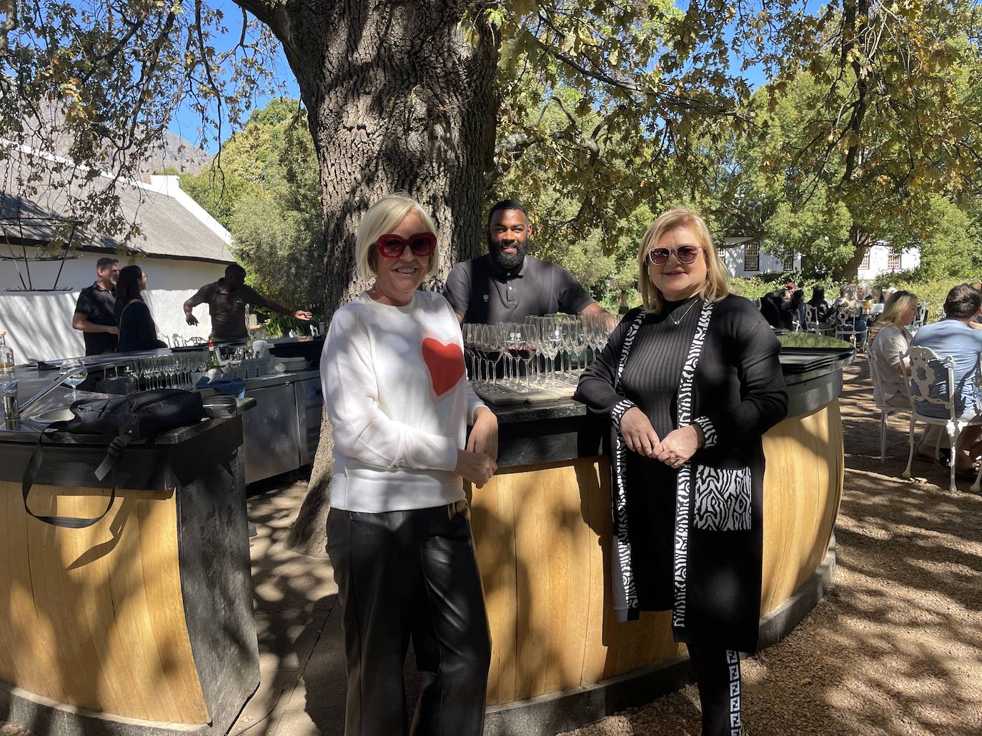 Julia Pérez Broseta y Carmen de Rosa en Ciudad del Cabo.