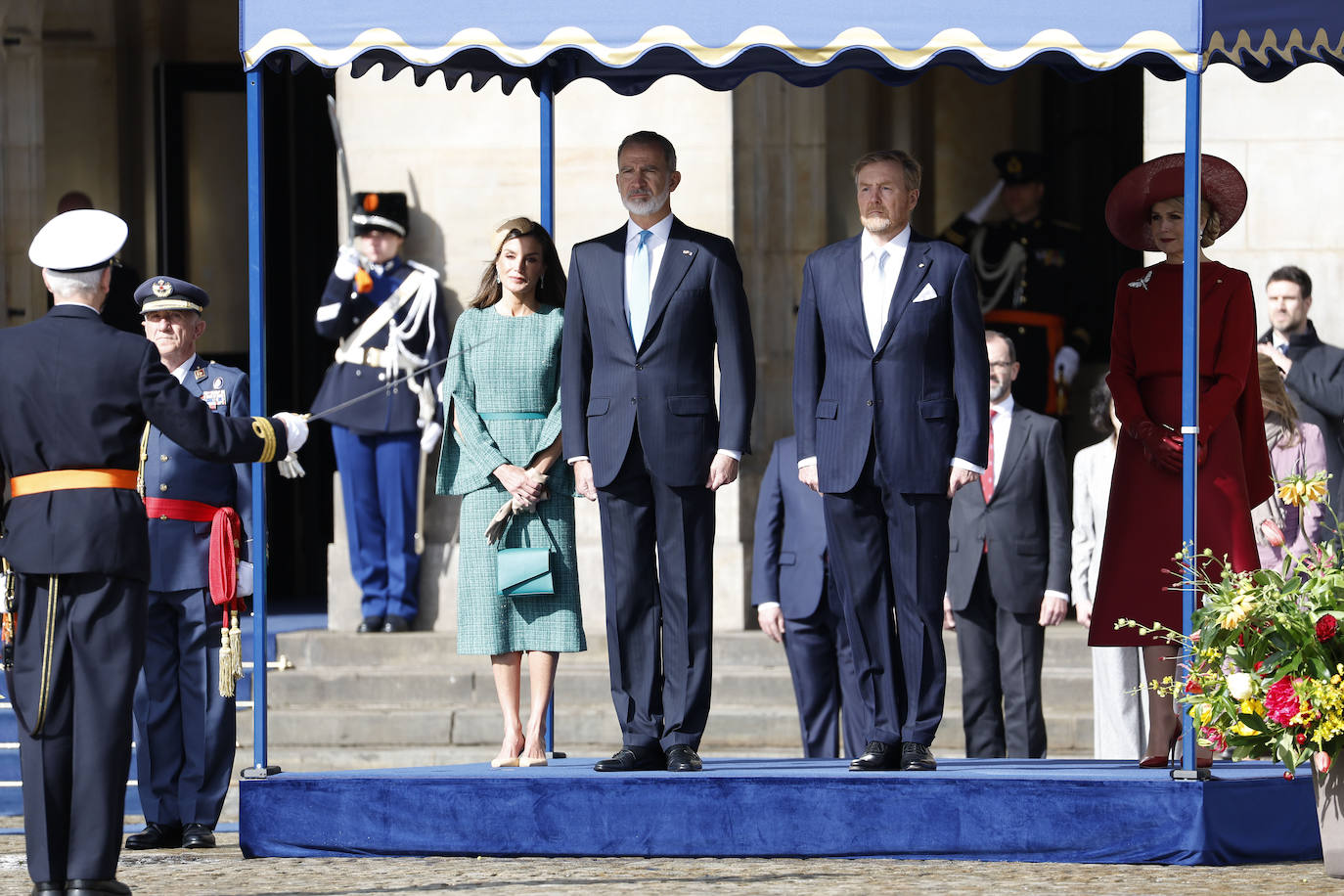 Letizia deslumbra en los Países Bajos: Duelo de estilo con Máxima de Holanda