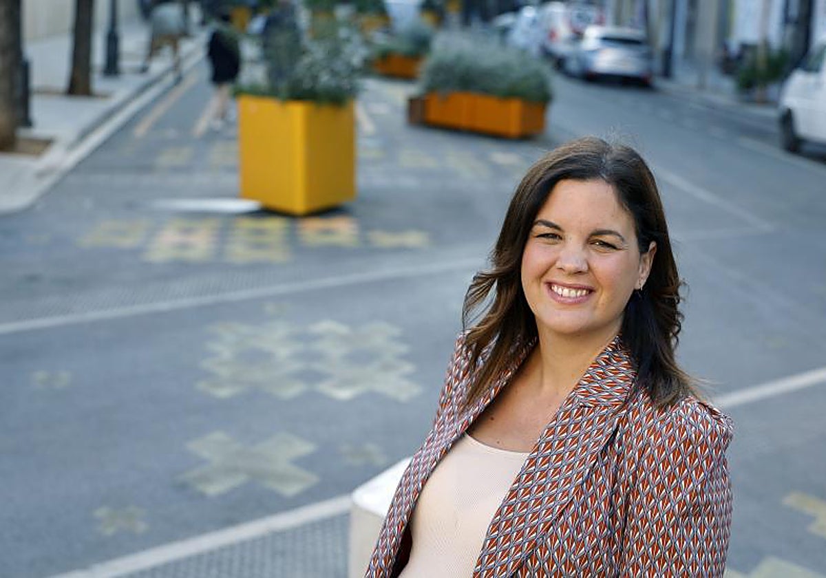 Gómez posa para la entrevista en la supermanzana de la Pechina.