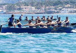 Una de las barcas, durante la competición.