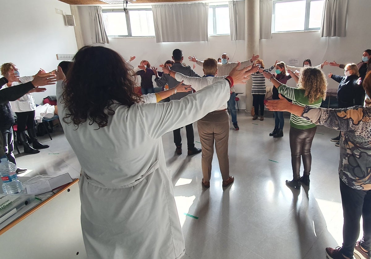 Taller para personas con enfermedades crónicas en el Hospital de Sagunto.