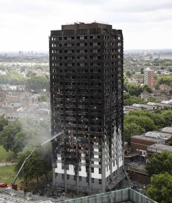 Imagen secundaria 2 - El incendio de la torre Grenfell produjo gran conmoción en Londres.