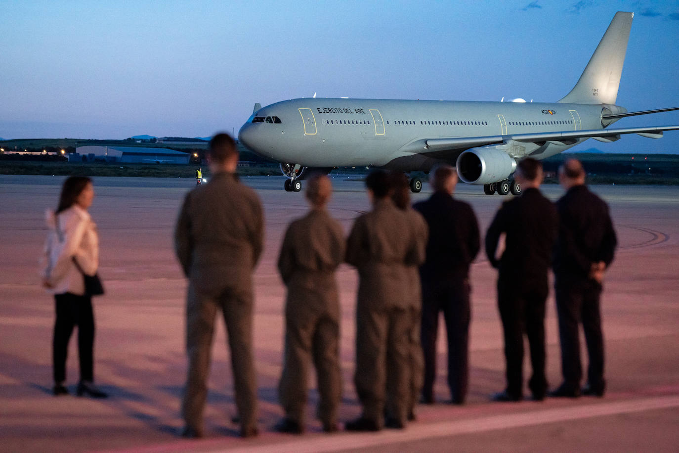 Aterriza en Loiu (Vizcaya) el avión militar medicalizado que ha repatriado al español Álex González desde Tailandia